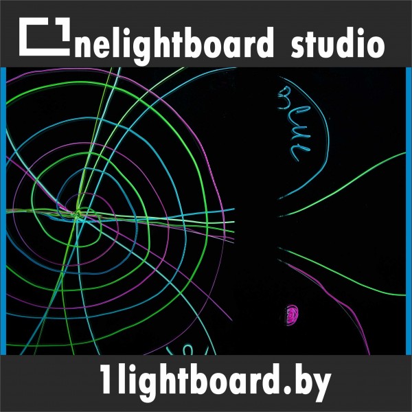 Przezroczysta tablica z podświetleniem markerową 210x118 cm z regulowanymi podporami